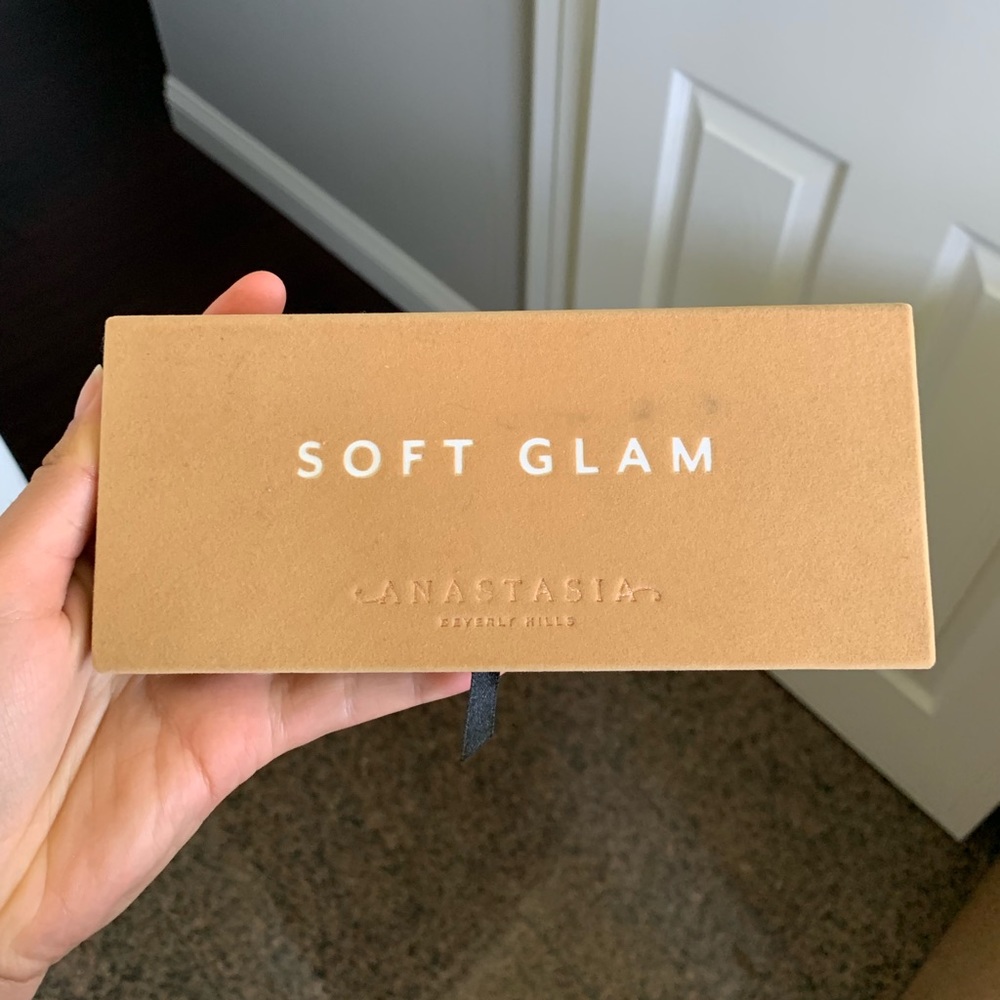 Anastasia Beverly Hills soft glam